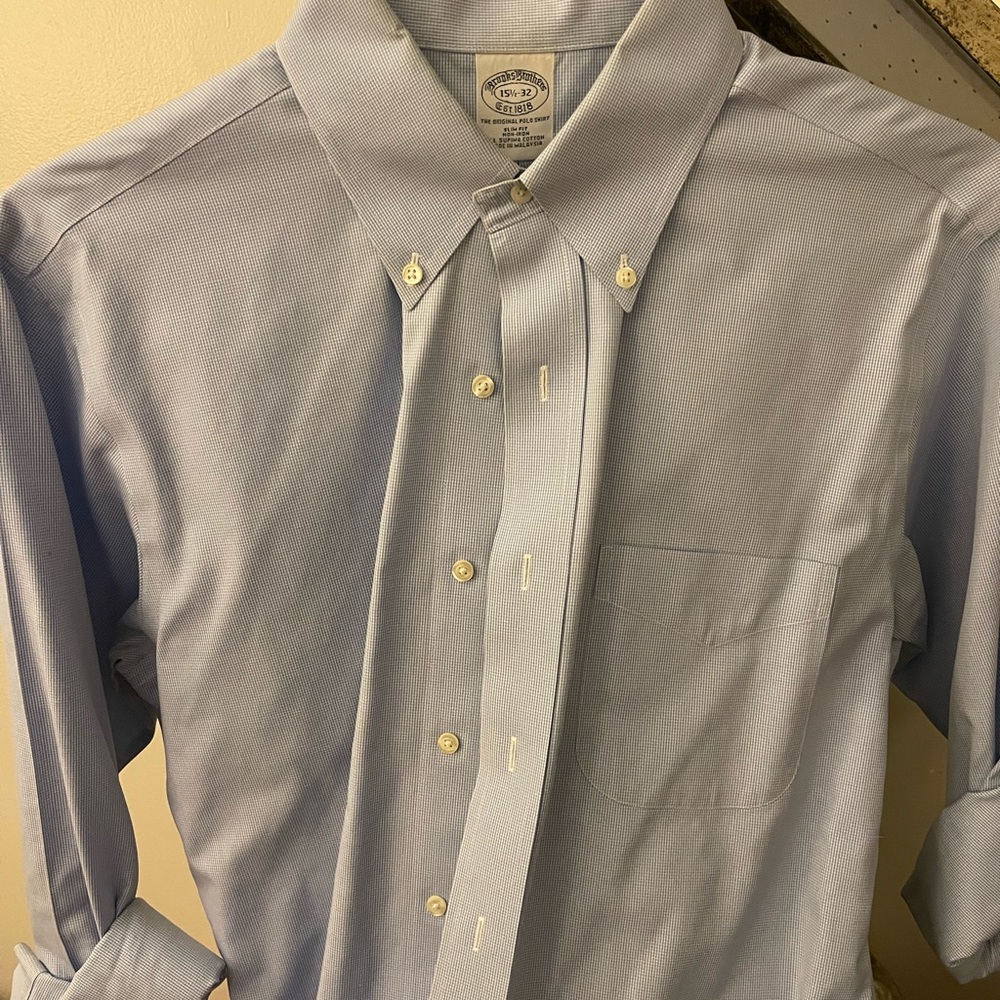 Men’s slim fit non iron button down long sleeve